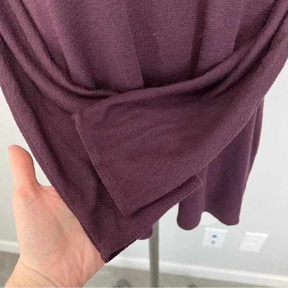 Aritzia Wilfred Free Aneta V-Neck Top Maroon Burgundy Loose Boxy Fit - Picture 12 of 15